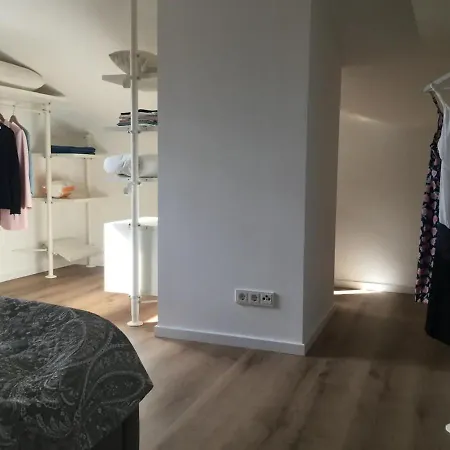 Charmante 100 Qm شقة *