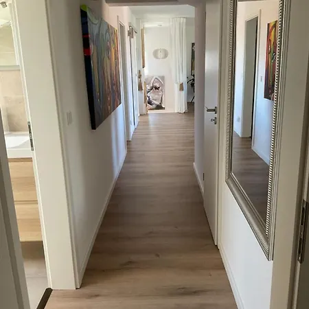 Charmante 100 Qm شقة *